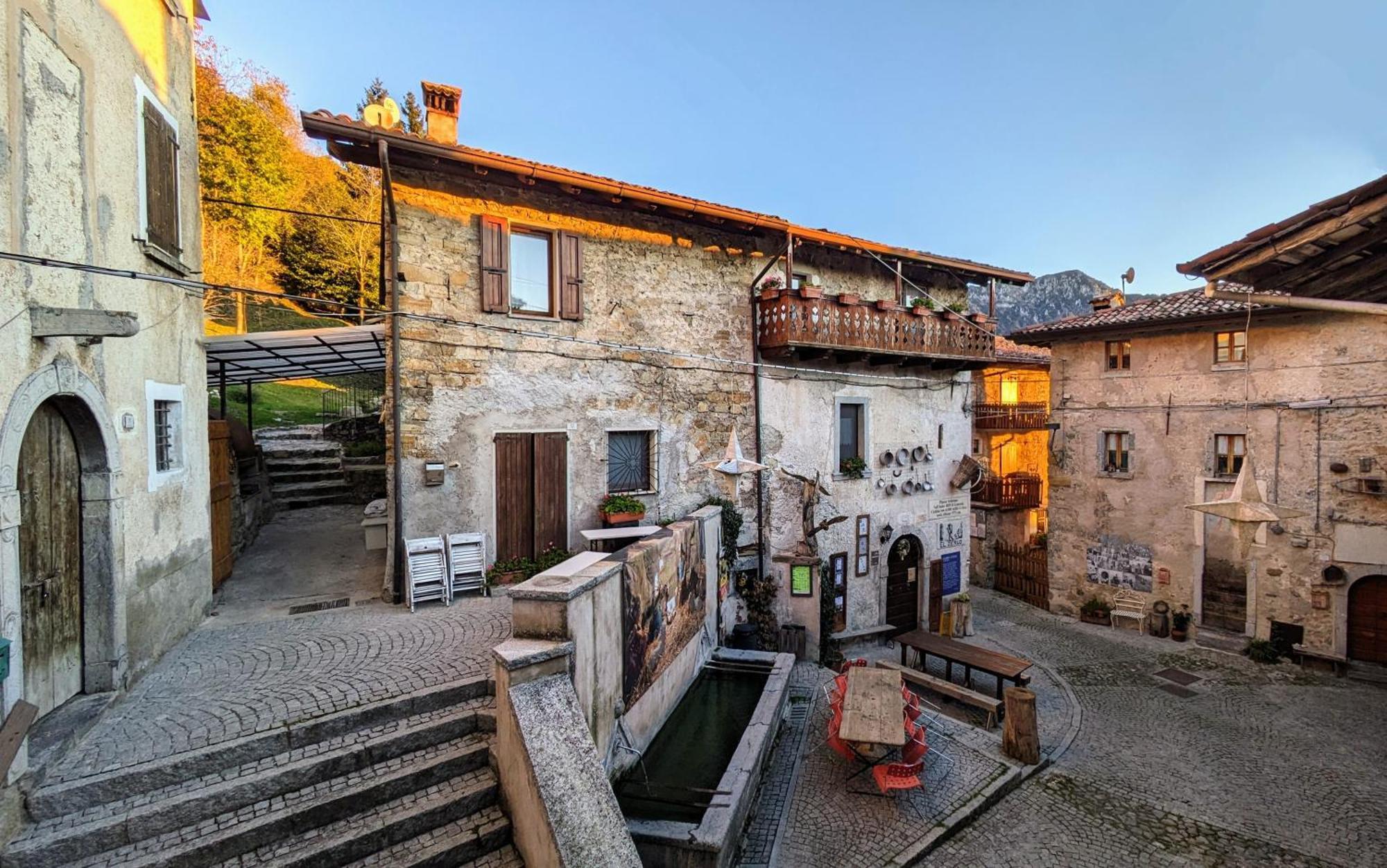 B&B Piccolo Tibet Lavenone Exterior photo